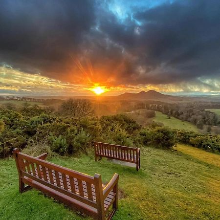 Tweedbank Bed & Breakfast กาลาชีลส์ ภายนอก รูปภาพ